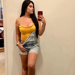 Meet your Posher, Constanza